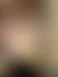 VÕS HELP client wearing a branded t shirt 