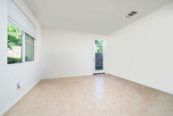 DEVONVP PHOTOGRAPHY - DECLUTTER AND DEFURNISH A SPACE