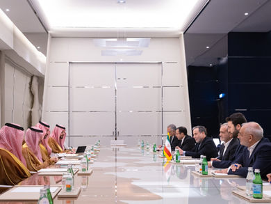 الرئيس الإيراني يستقبل وزير الخارجية السعودي في الدوحة لبحث مستجدات الأوضاع الإقليمية والدولية