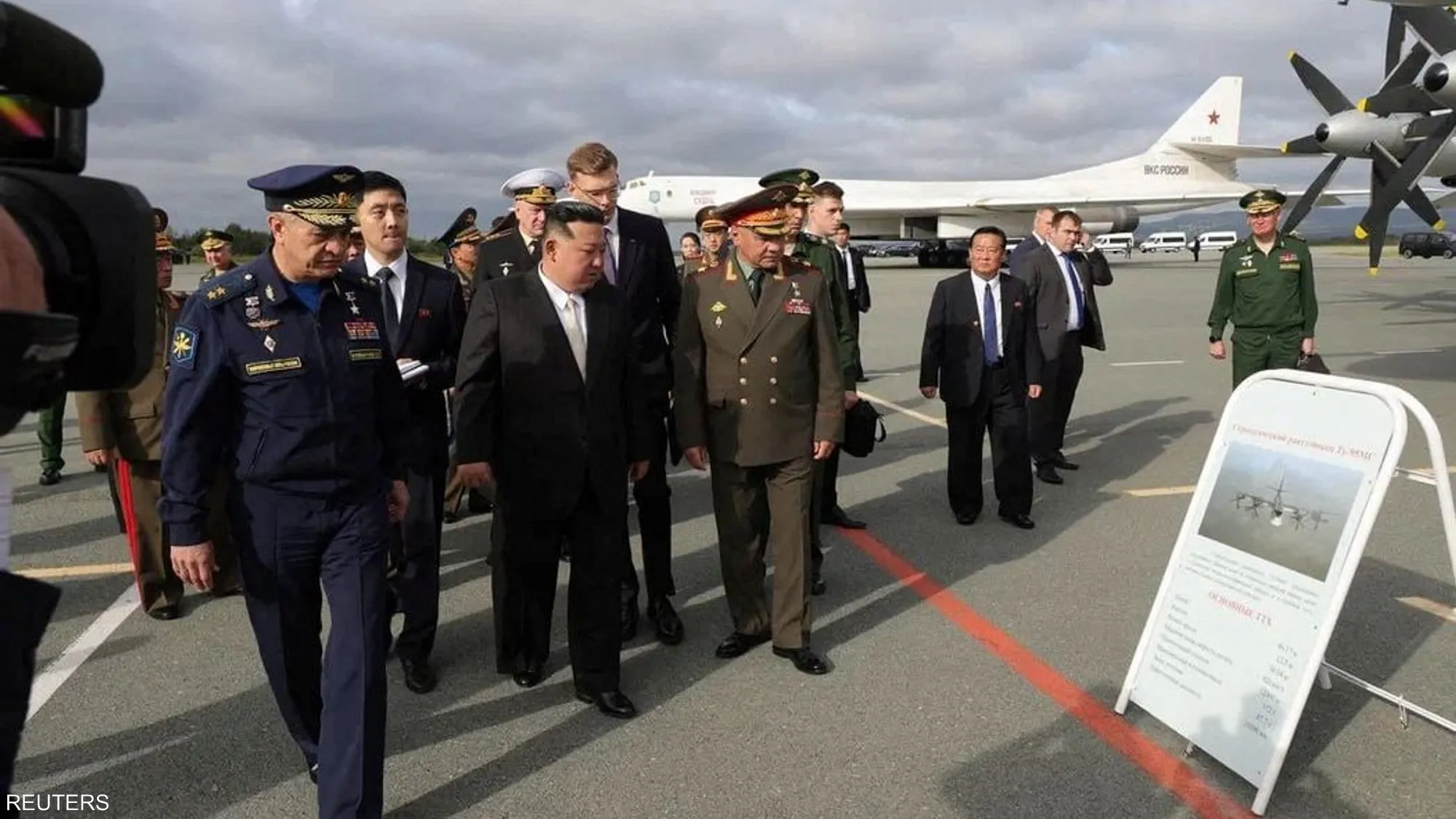 الزعيم الكوري الشمالي يشيد بتفوق المقاتلات الروسية