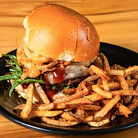 Scratch-made burgers piled high with bold flavors, fresh toppings, and crispy fresh-cut fries. From classic comfort food to creative pub-style favorites, Snappy’s burgers are handcrafted for burger lovers looking for the best burgers near Coraopolis and Pittsburgh.