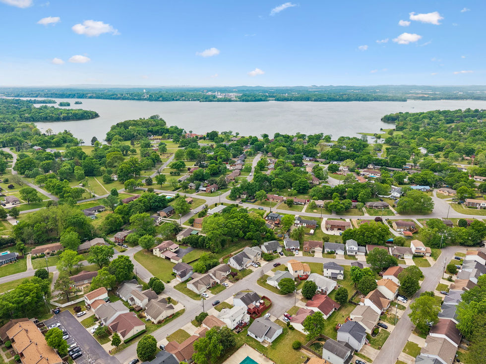 Lake Life Meets Comfort