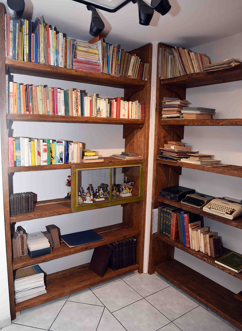 Thumbnail: Bookcase