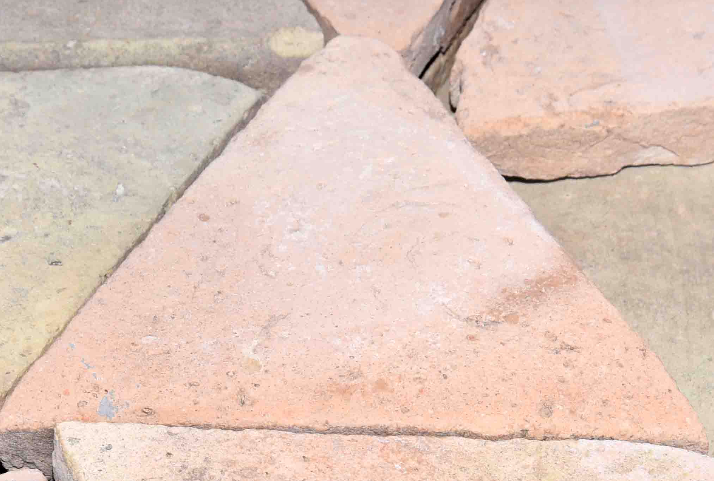 Miniatura: Cotto Triangolare Misto L28