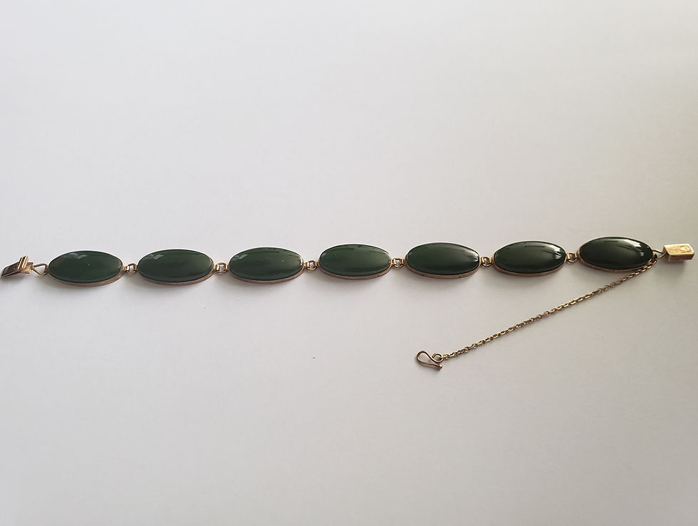 Thumbnail: Yellow Gold Nephrite Jade Link Bracelet
