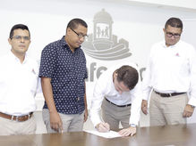 Comfenalco y la Fundación Limitados Visuales de Colombia firman convenio de cooperación