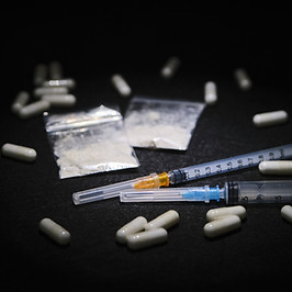 注射器と薬物