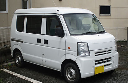 駐車場に停まっている車