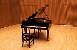 グランドピアノ
