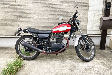 使い込まれた自動二輪車