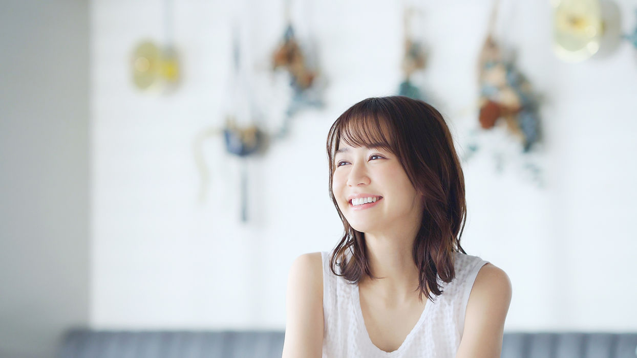 優しい笑顔の女性