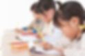 勉強をする子供たち