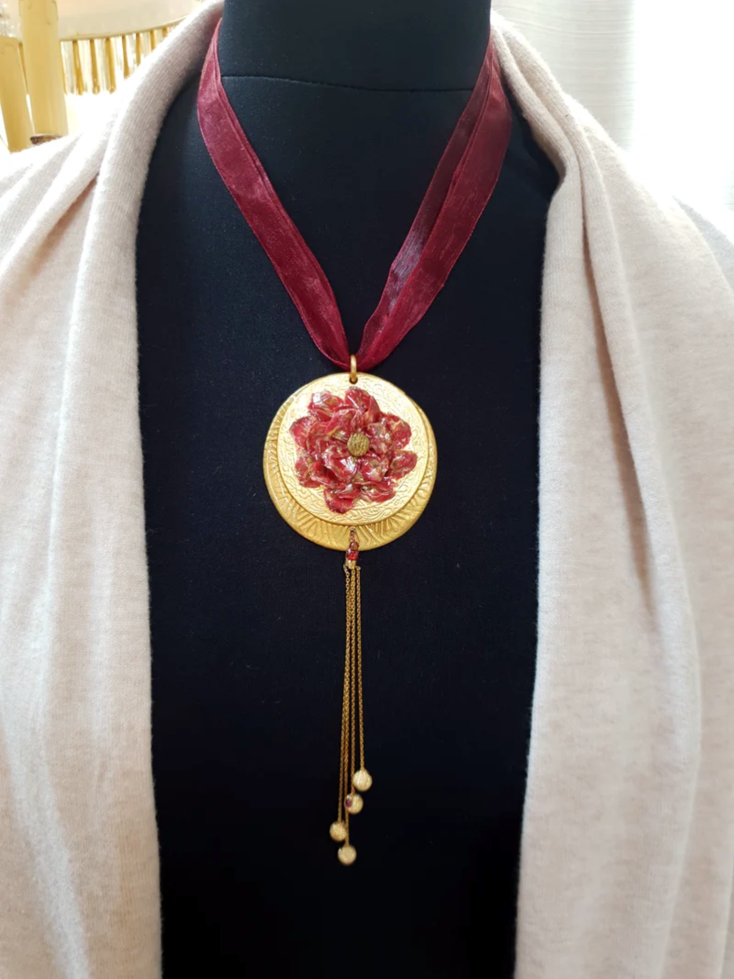 Burgundy drops / Necklace