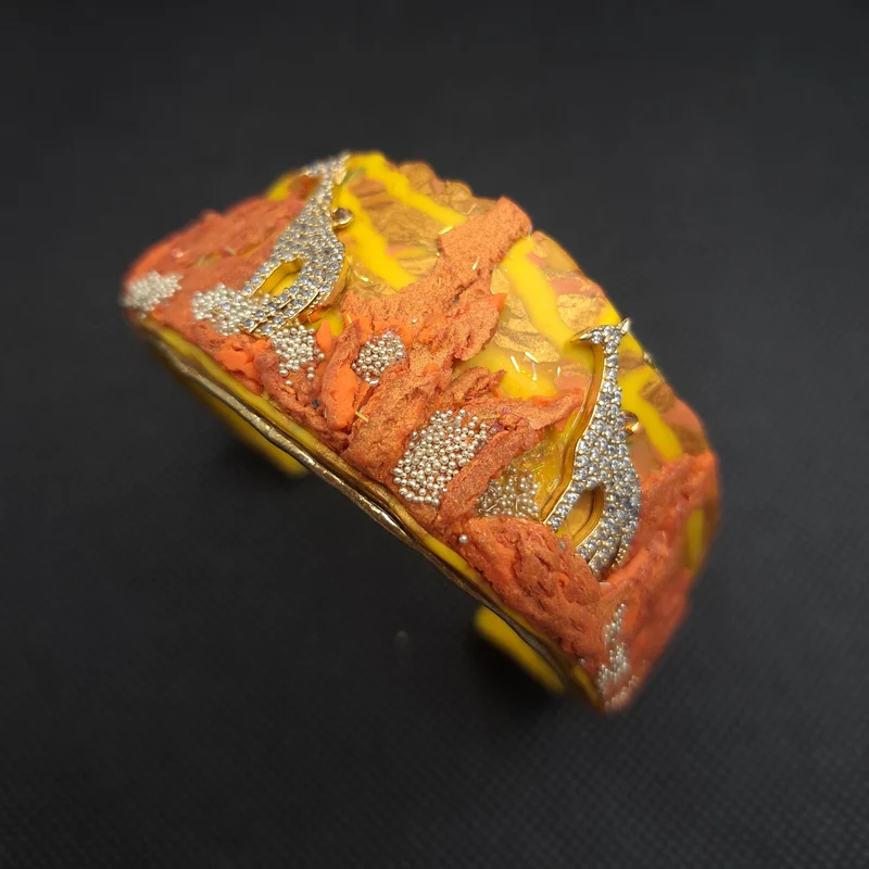 Miniaturbild: Die Eleganz der Savanne / Bracelet Cuff