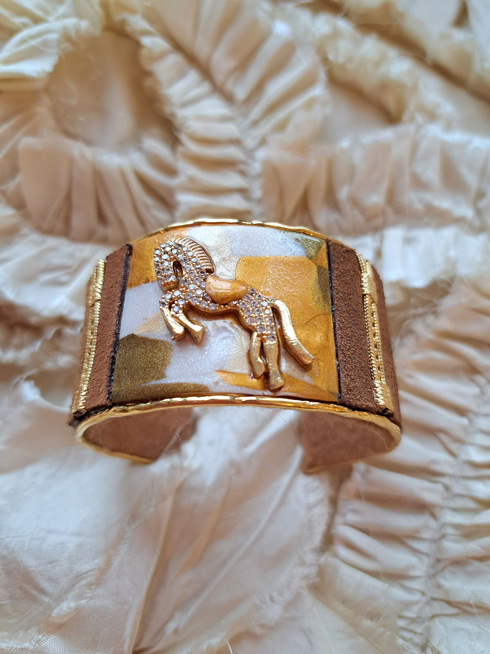 Horse Jewellery Leather Zirkonia Art wearable Juliette Kaiser