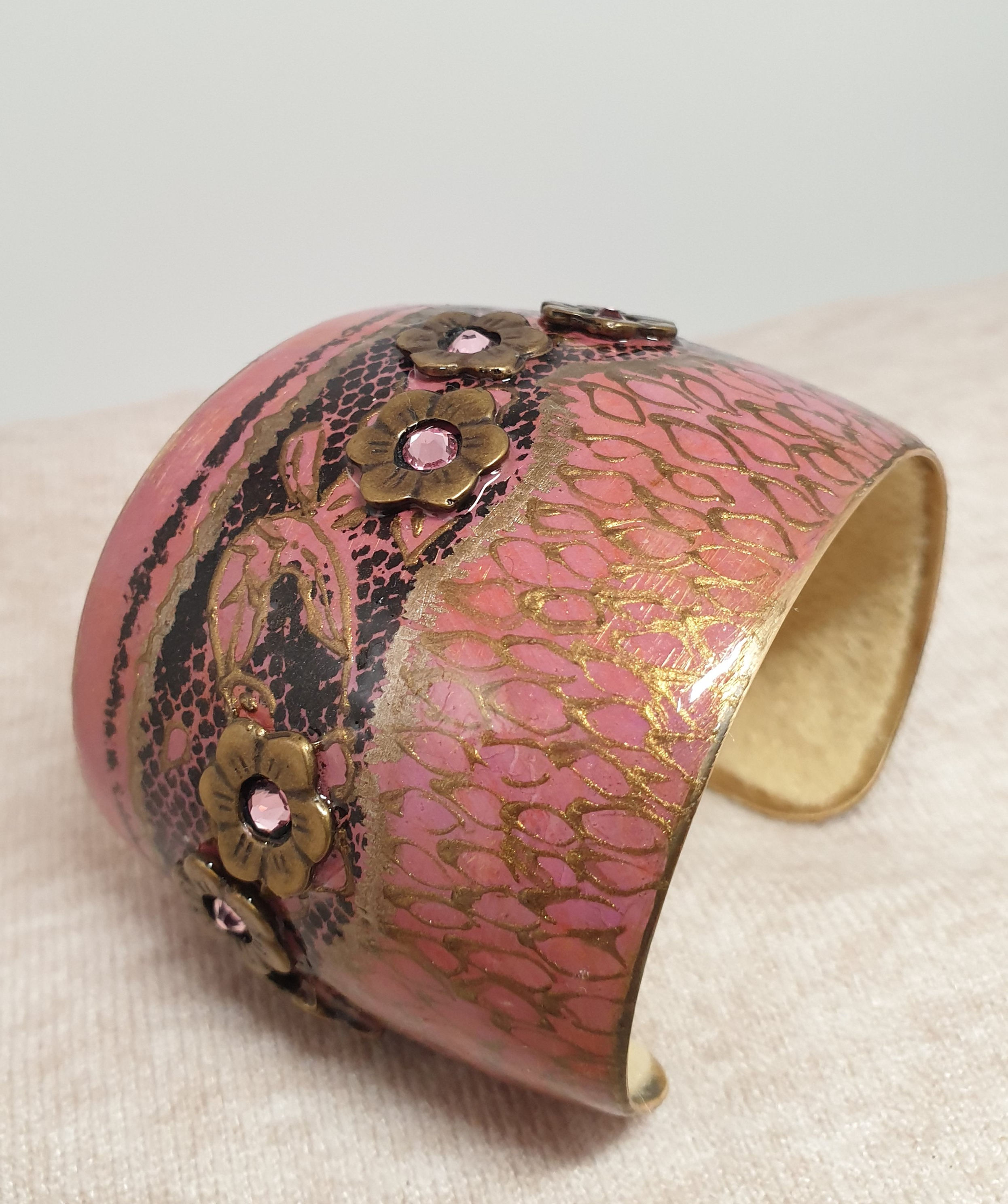 Vintage rose roses / Bracelet Cuff