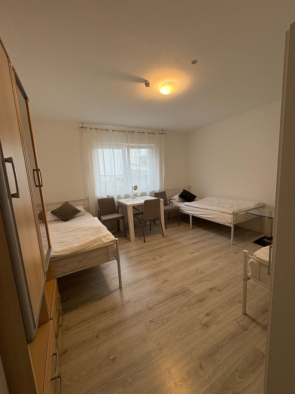 Schlafzimmer 1