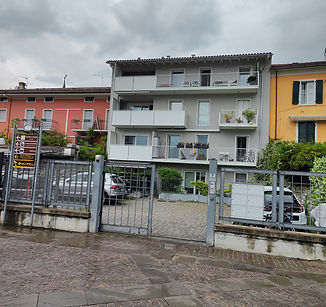 Gebäude Aussenseite.jpg