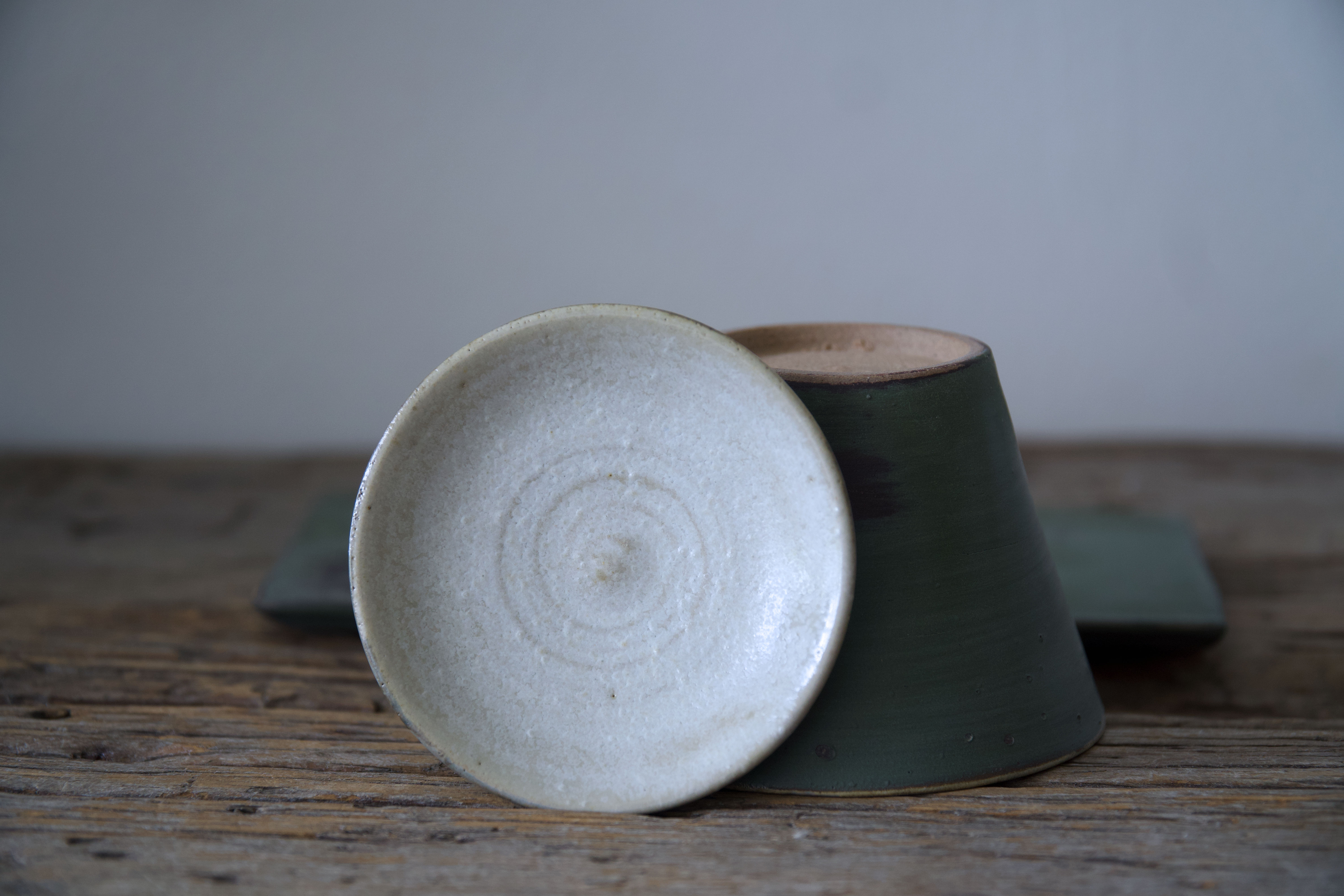 Pine Green Gaiwan with Rectangular Tray by Yang Hui Ting