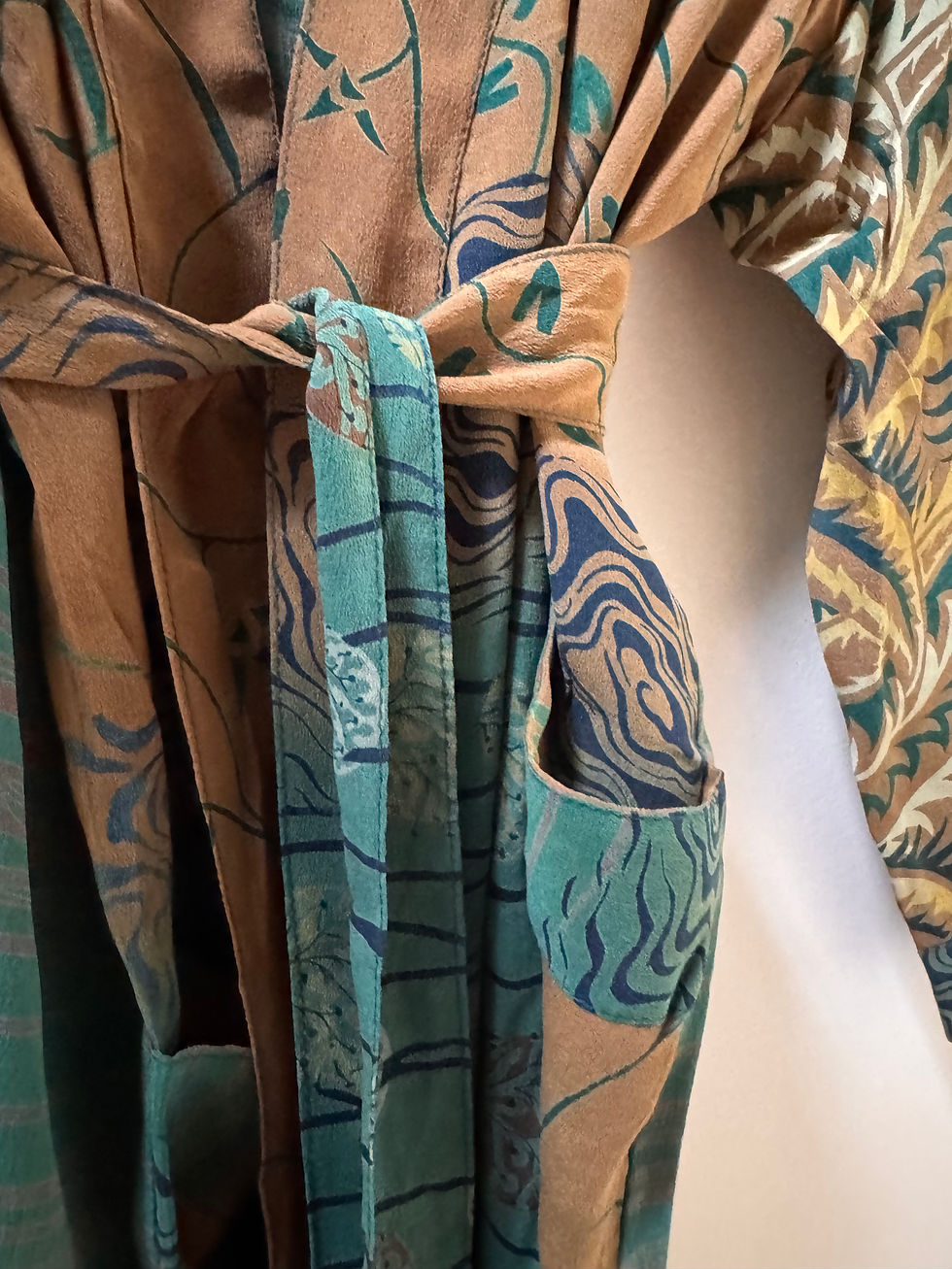 Thumbnail: RANI Robe - Crepe Silk  