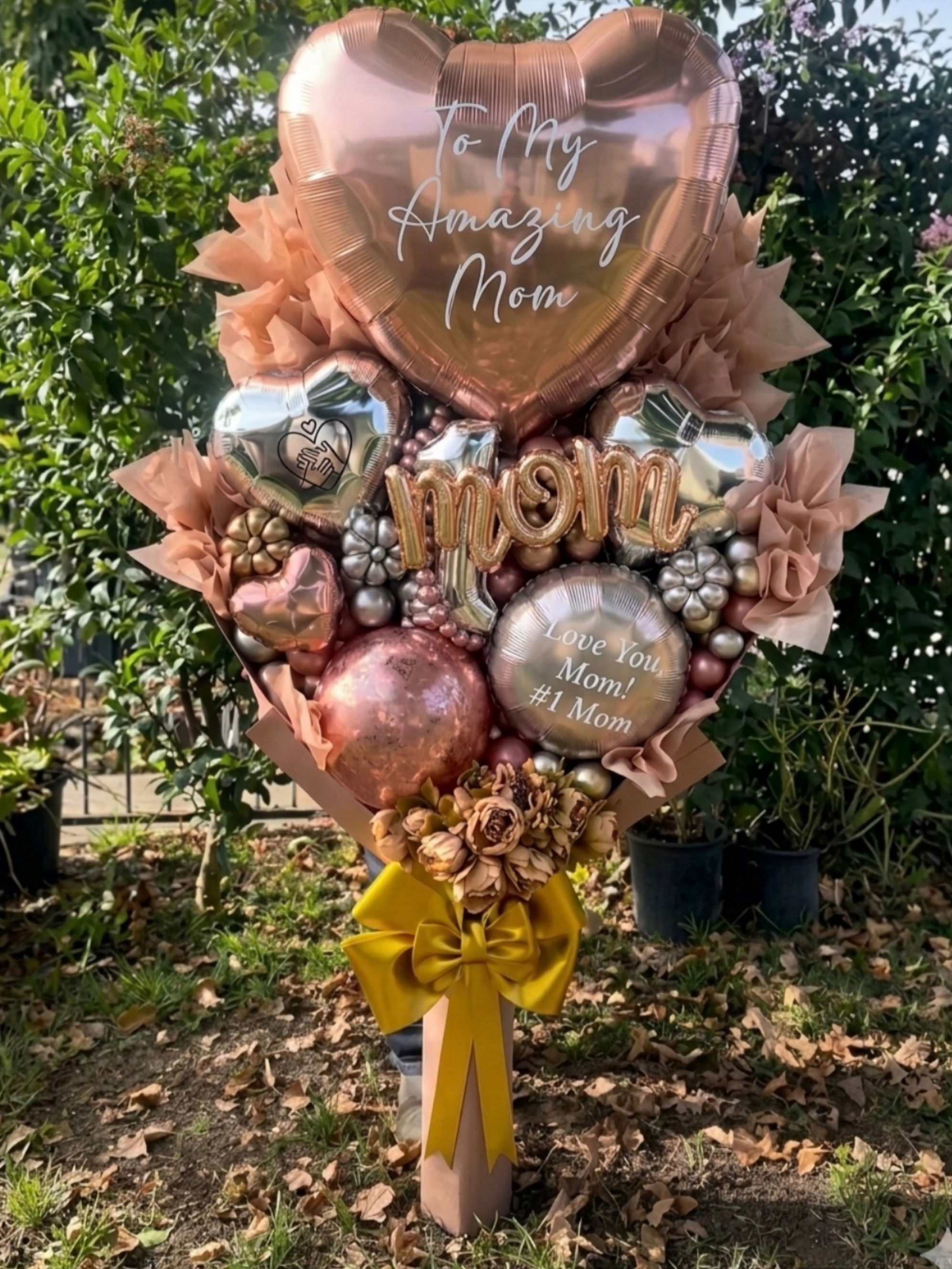 Amazing MOM Balloon Arrangement