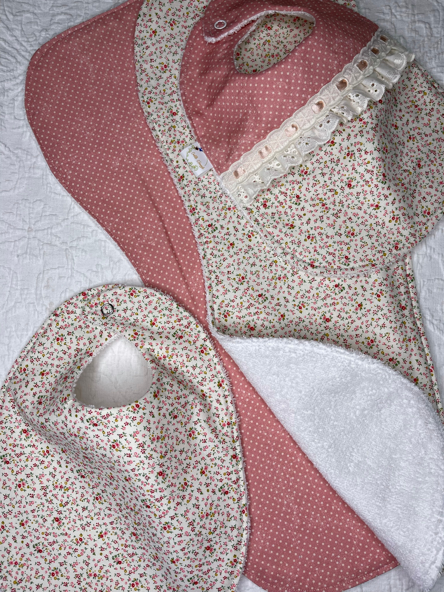 2 Burp 2 Bib Gift Set - Little Florals