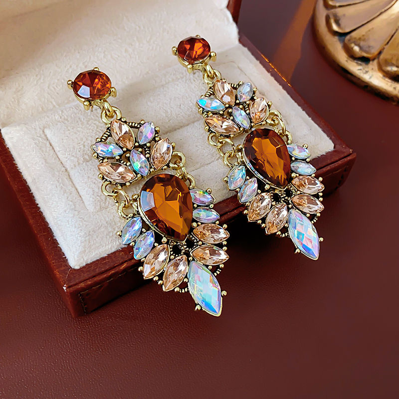 Thumbnail: Vintage Full Rhinestone Women's Earrings Luxury Leaf Shaped Palace Earrings Euro