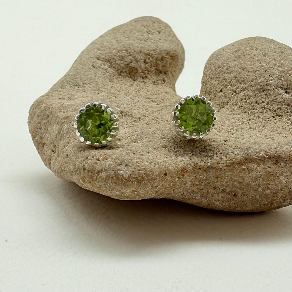 Peridot Ornate Claw Studs