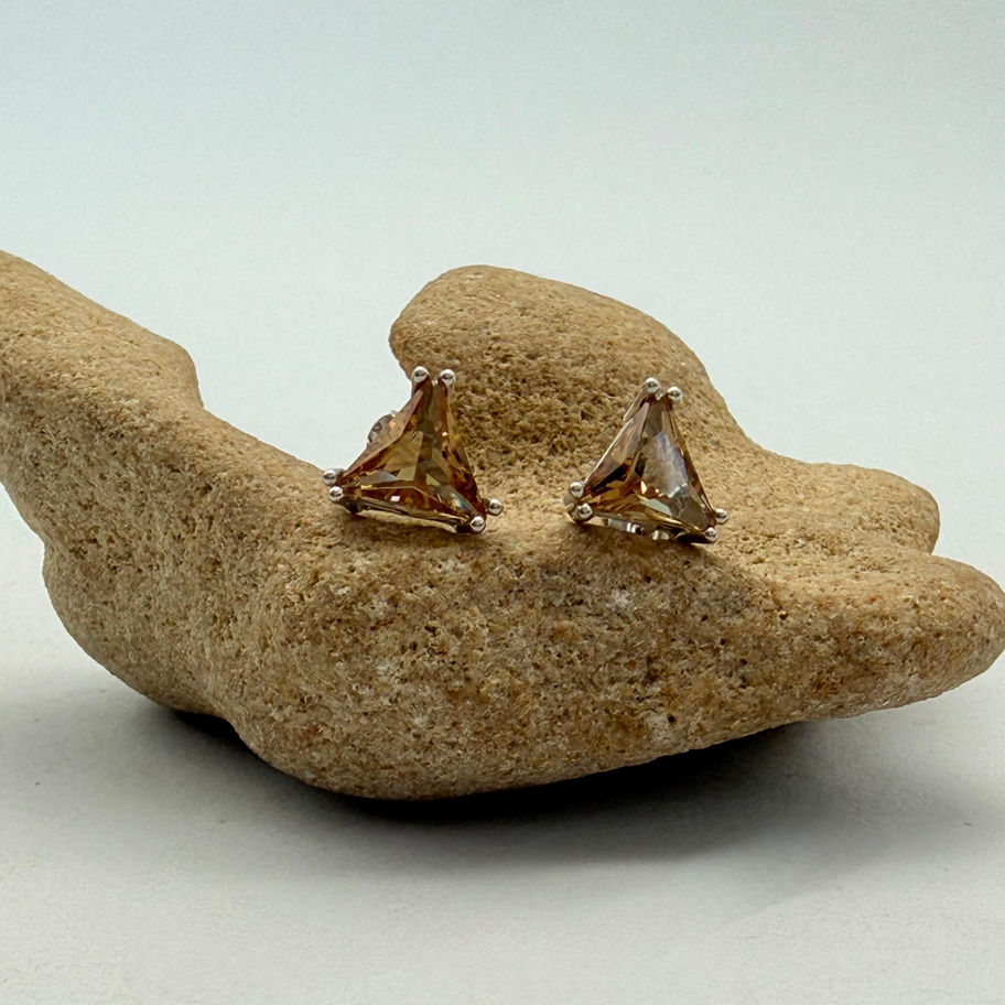 Zultanite Triangular Earrings
