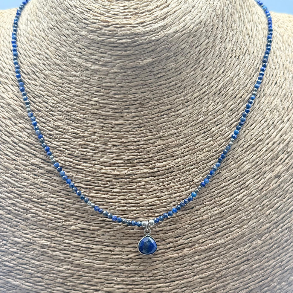 Lapis Lazuli Pendant Bead Necklace