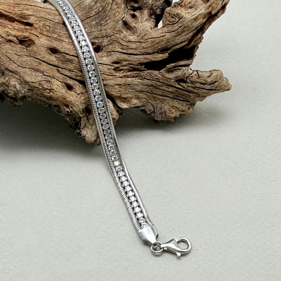 Cubic Zirconia Bracelet with Snake Chain Edges
