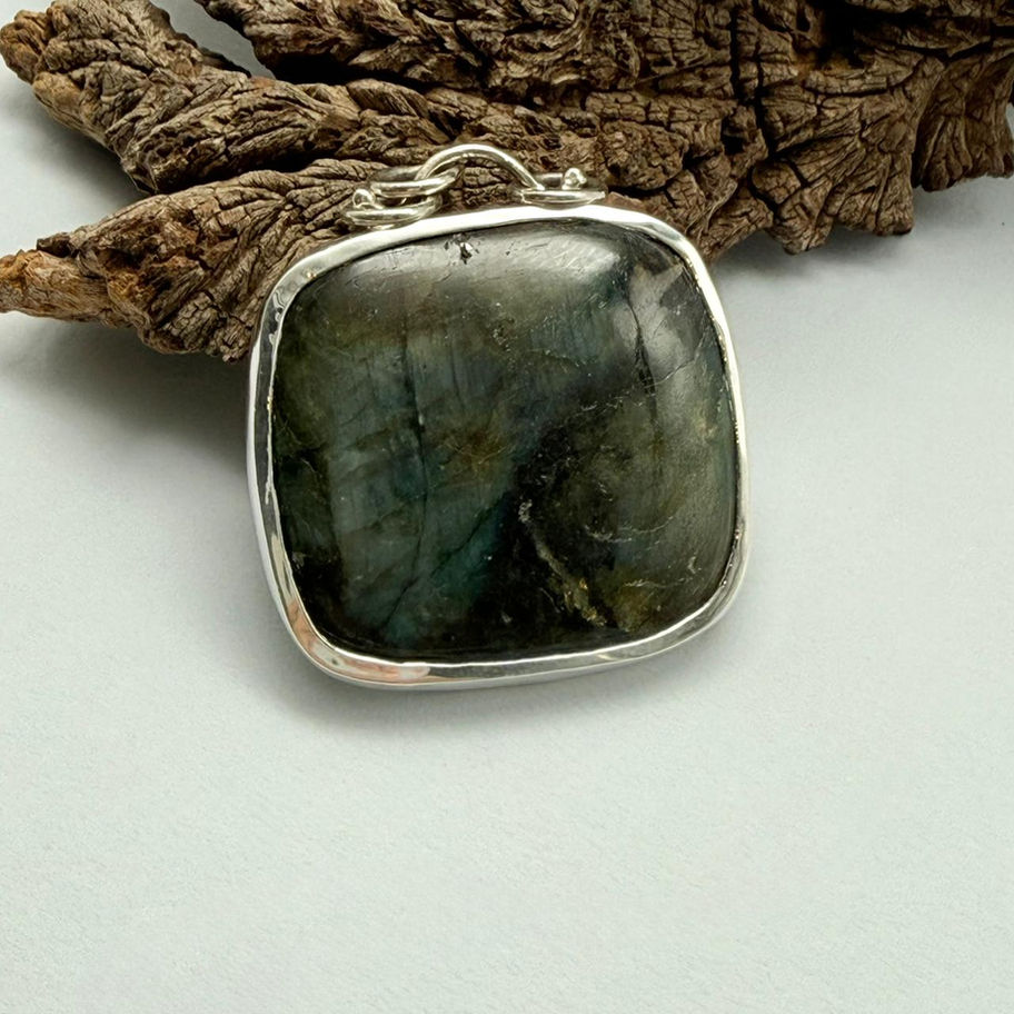 Labradorite Pendant