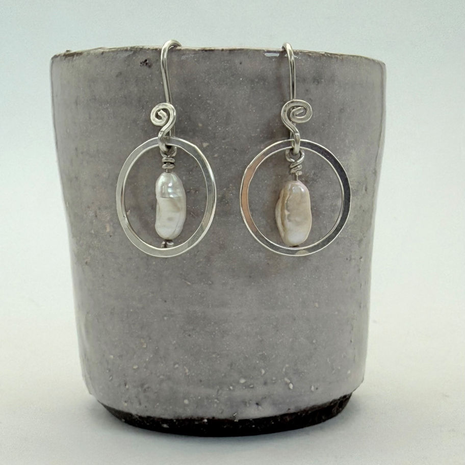 Rice Pear Circle Earrings