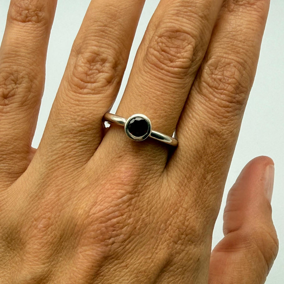 Garnet Tube Set Ring