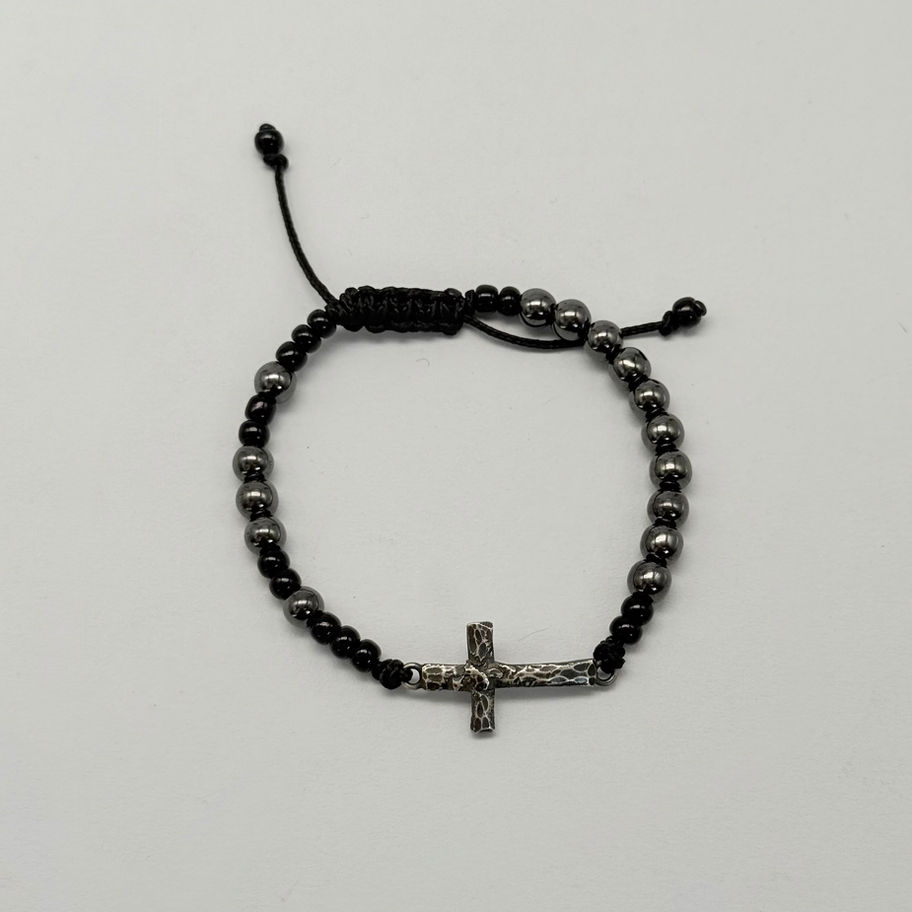 Hematite and Onyx Hammered Cross Bracelet