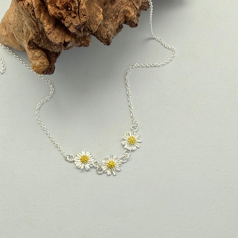 Gold Plated Centre Daisy Trio Necklace