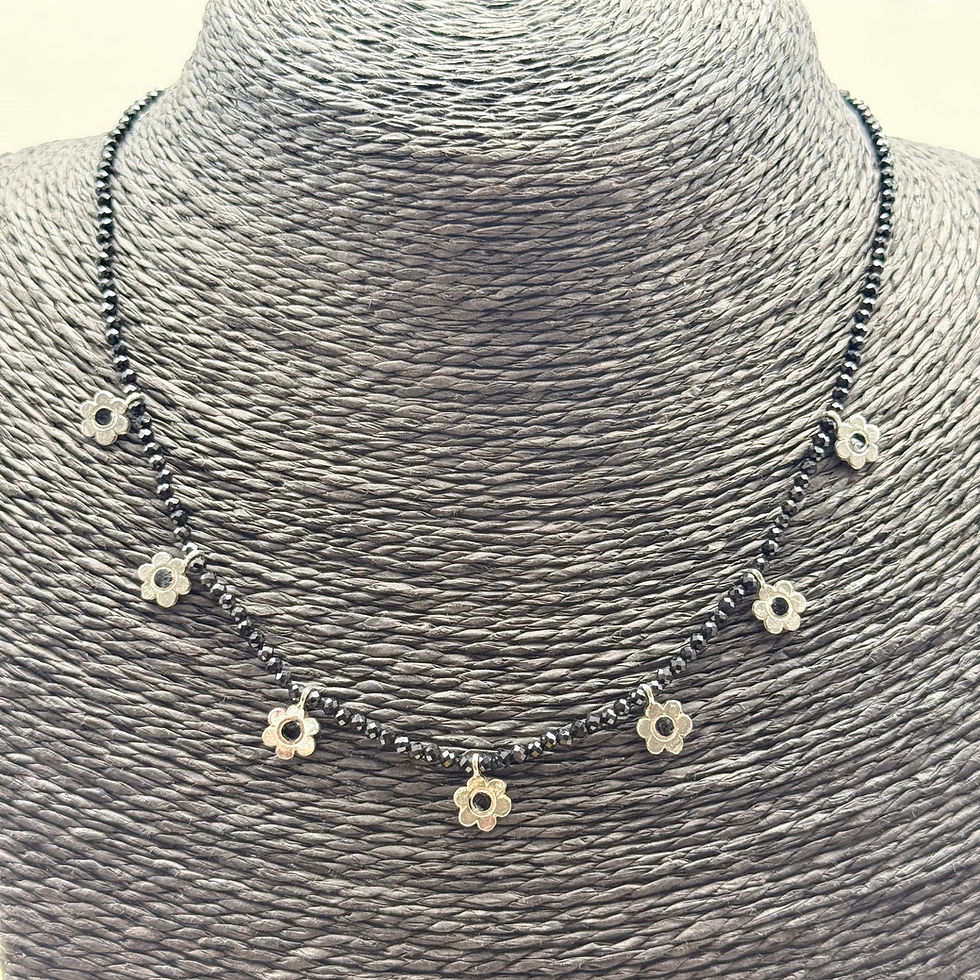 Black Spinel Flowers Necklace