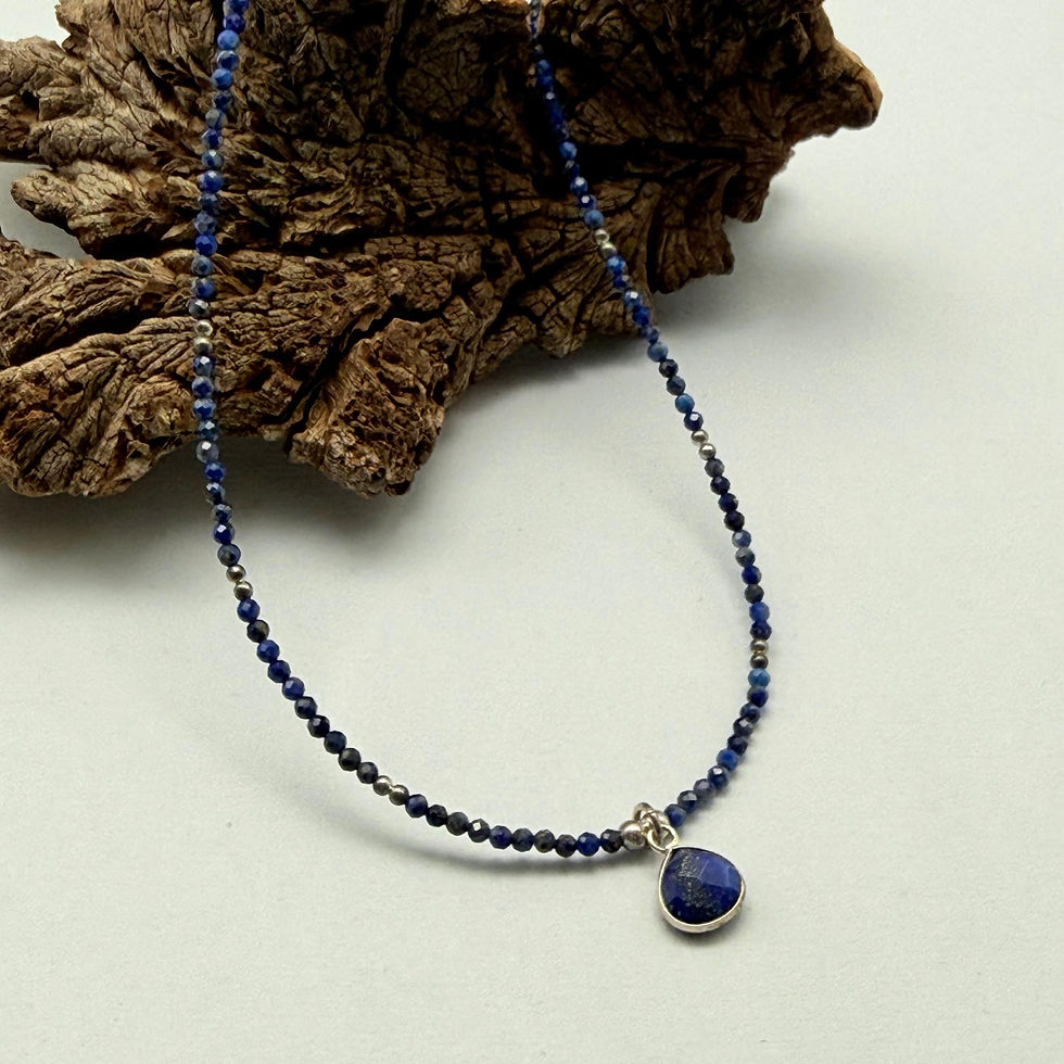 Lapis Lazuli Pendant Bead Necklace
