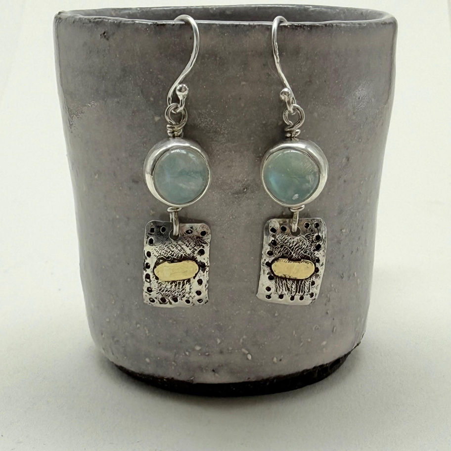 Moonstone Earrings With Gold Details Disc