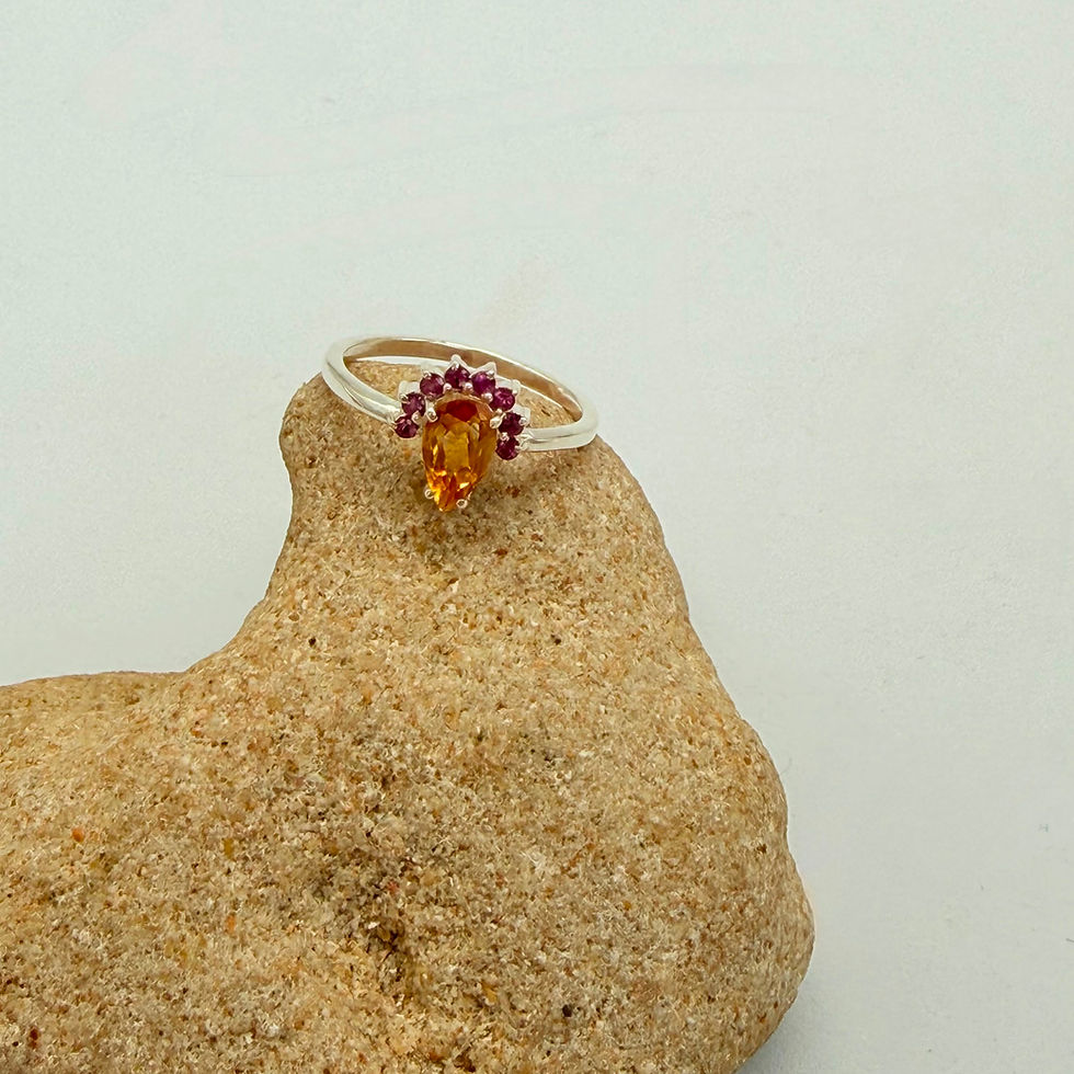 Mandarine Garnet Pear Ring with Ruby Crown