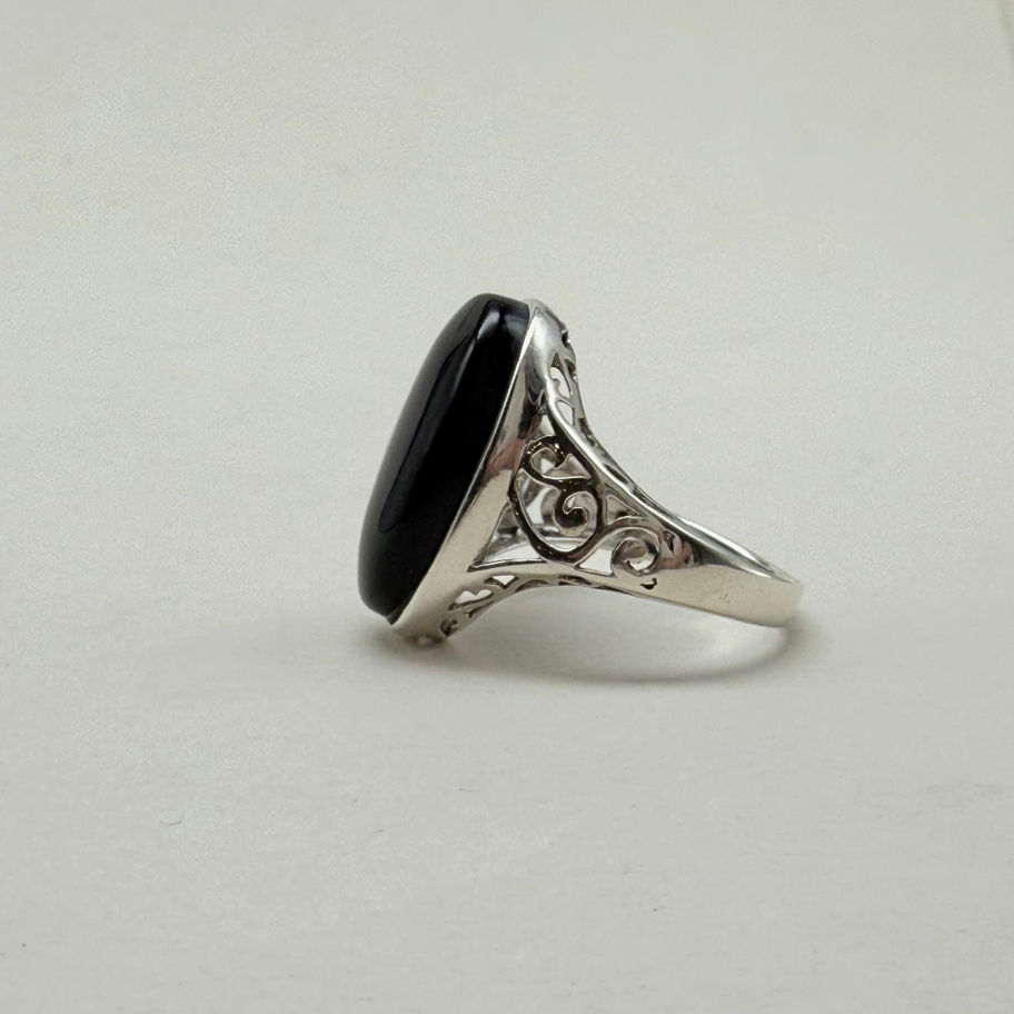 Oval Onyx Ring with Filigree Detail