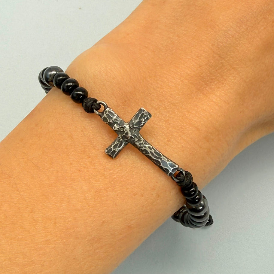 Hematite and Onyx Hammered Cross Bracelet