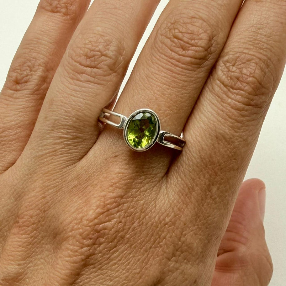 Oval Peridot Split Band Ring