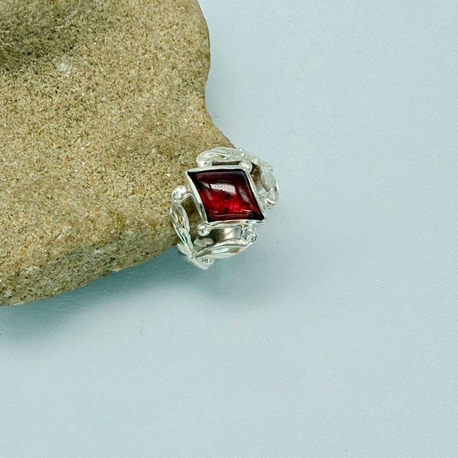 Garnet Kite Ornate Band Ring