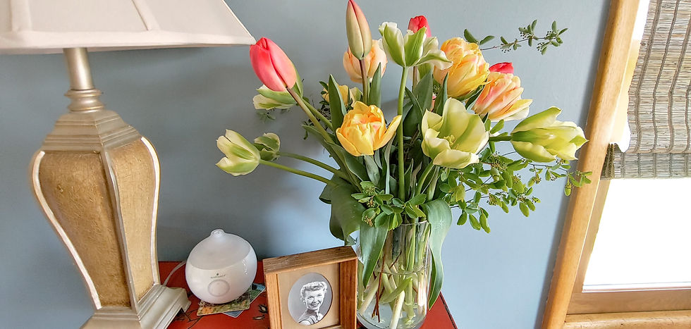Thumbnail: Lush Mixed Spring Bunches