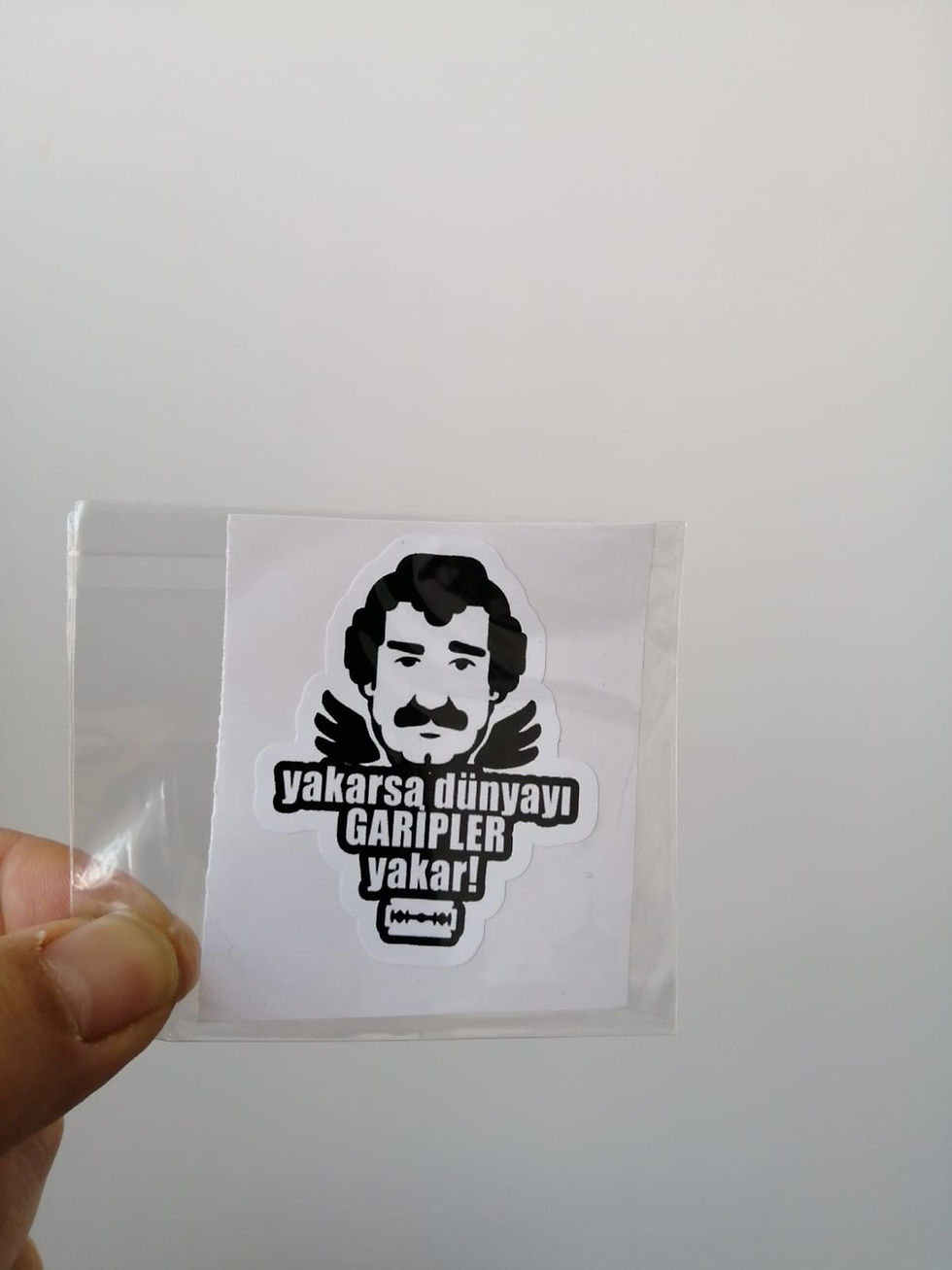Müslüm Yakarsa Dünyayı Sticker