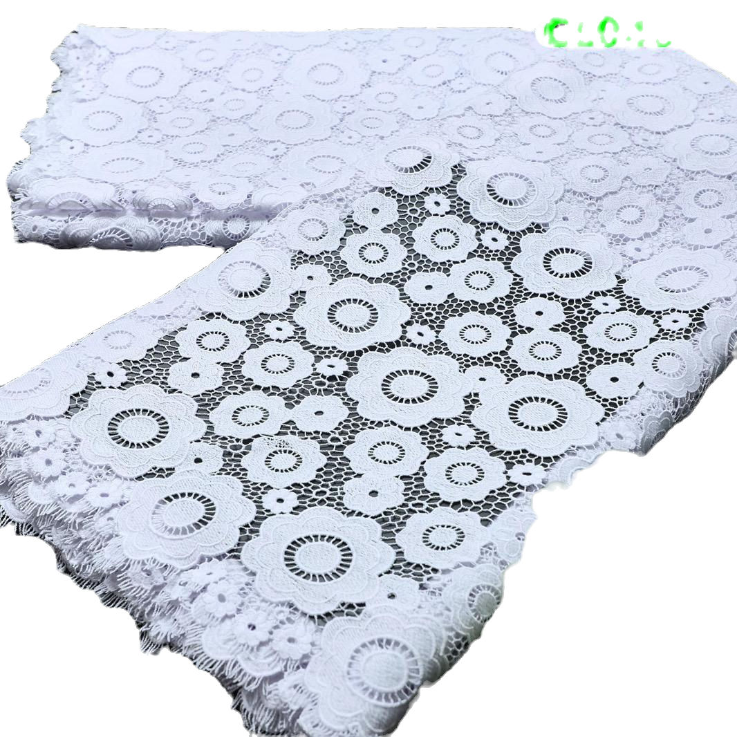 Daisy Floral Guipure Lace-Pure/bright white