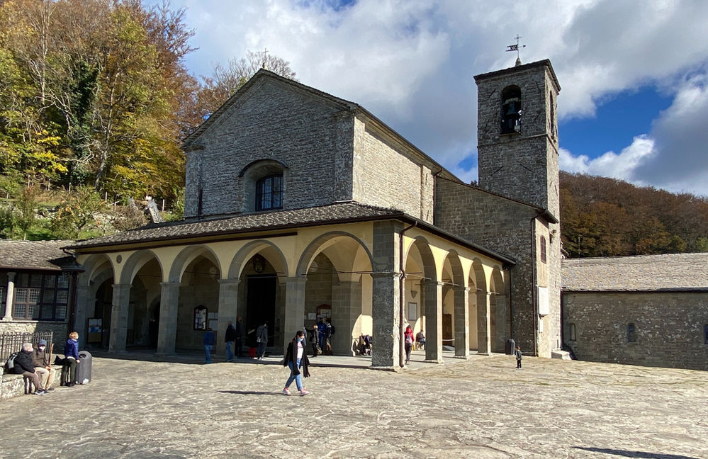 Trekking al Santuario della Verna come arrivare e il percorso ad anello tra il Bosco delle Fate Trekking al Santuario della Verna come arrivare e il percorso ad anello tra il Bosco delle Fate