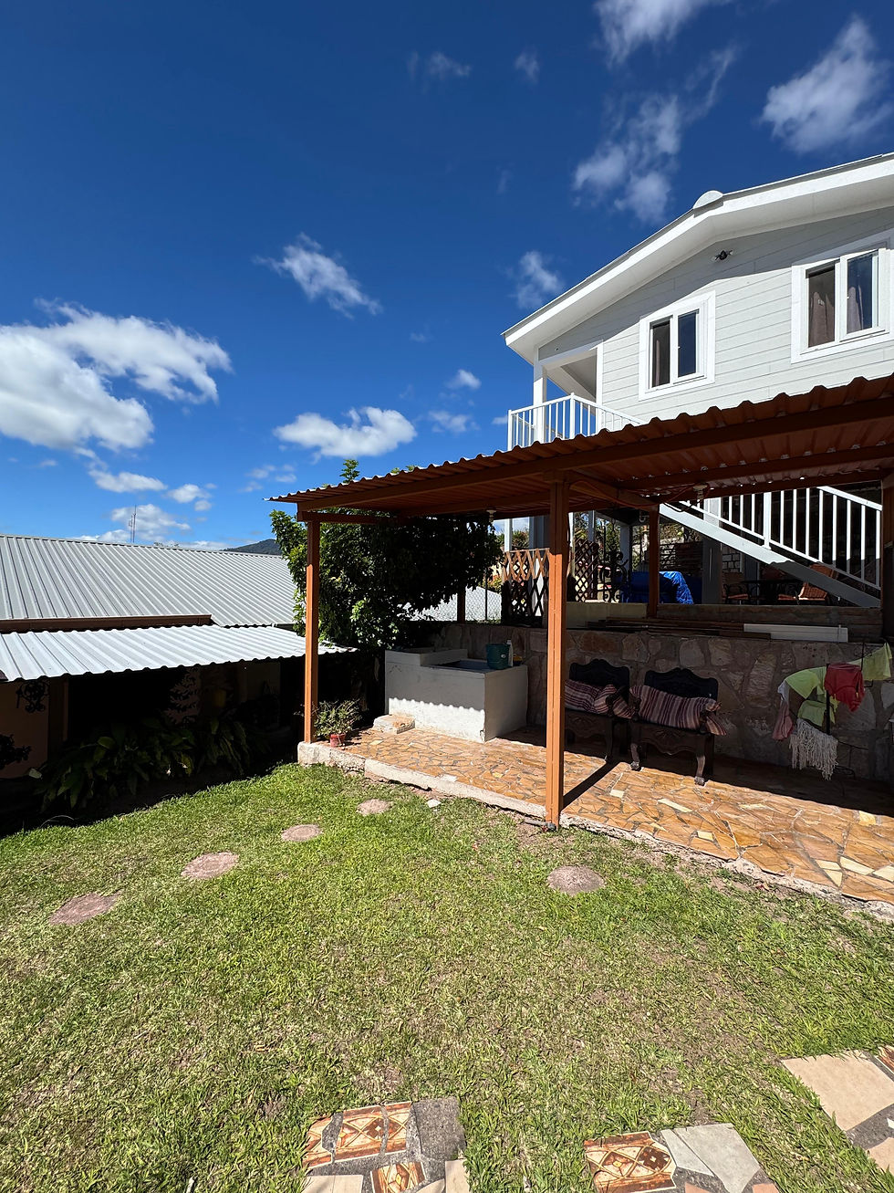 Miniatura: Alquiler de hermosa casa en Santa Lucía CIRCUITO CERRADO
