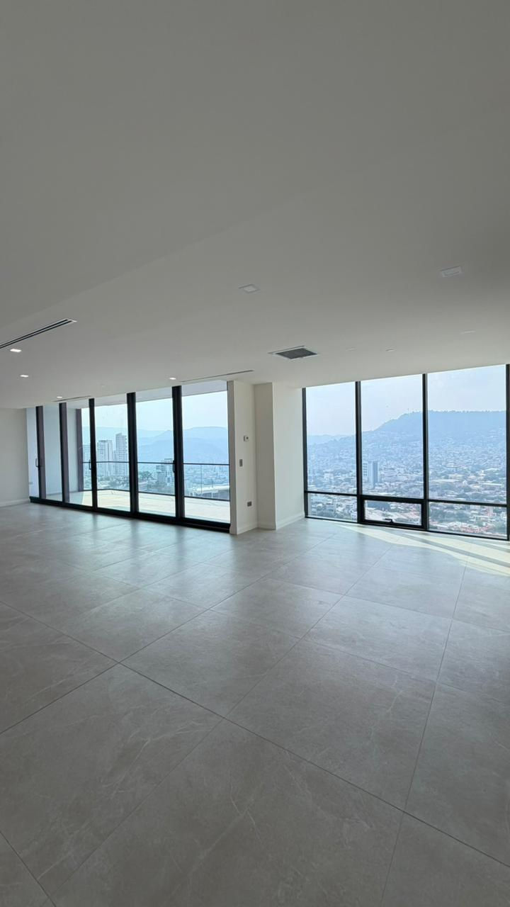 Miniatura: Exclusivo apartamento en venta en Torre Doss, Lomas del Guijarro